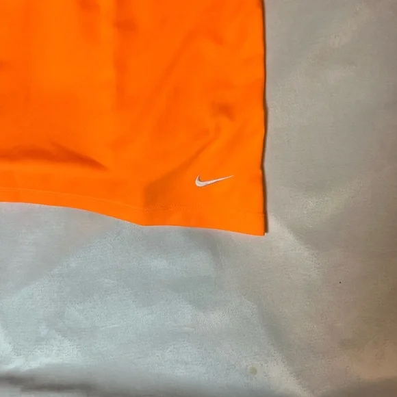 Women's Nike Dri-FIT Sleeveless Golf Polo in Orange. Size M - Picture 4 of 4